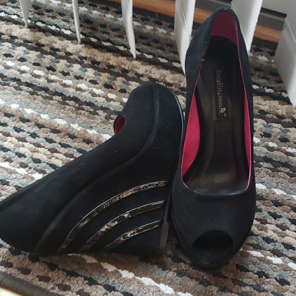 Almost Brand new Black velvet wedge pumps